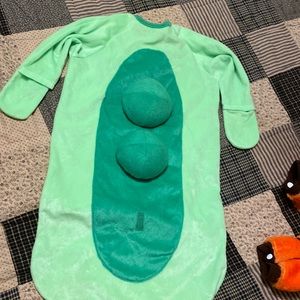 Kids Halloween removable Pea costume Sz.  XS 6-12 months